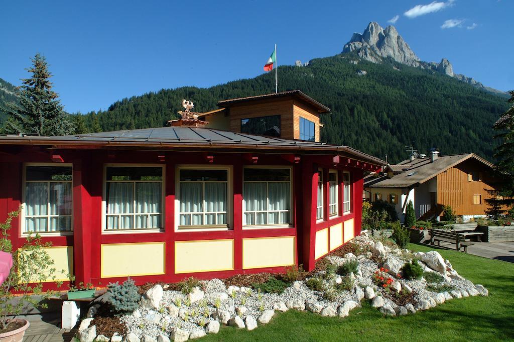 Family Hotel Gran Baita Pozza di Fassa Exterior photo